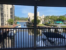 4 Royal Palm Way in Boca Raton, FL - Building Photo