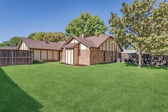 302 Faircrest Dr in Garland, TX - Building Photo - Building Photo