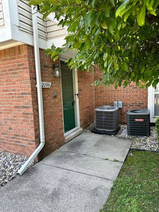52099 Heatherstone Ave in Macomb, MI - Building Photo