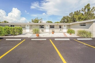 2021 Pennsylvania Ave in Englewood, FL - Building Photo - Building Photo