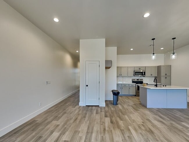 217 Wright St in Newcastle, OK - Building Photo - Building Photo