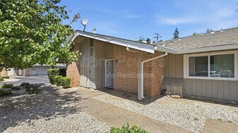 5441 Olympic Way in Sacramento, CA - Building Photo