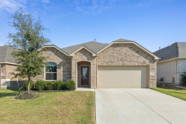 1701 Lake Grove Dr in Little Elm, TX - Building Photo
