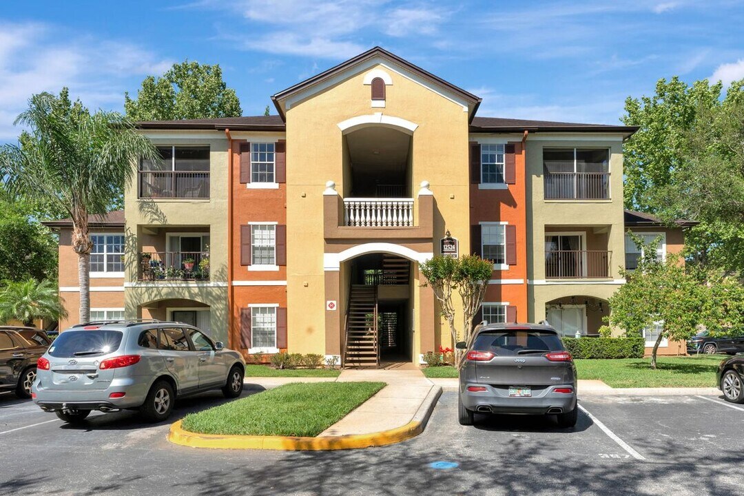 12524 Crest Springs Ln in Orlando, FL - Building Photo