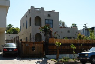 318 N Oxford Ave in Los Angeles, CA - Building Photo - Building Photo