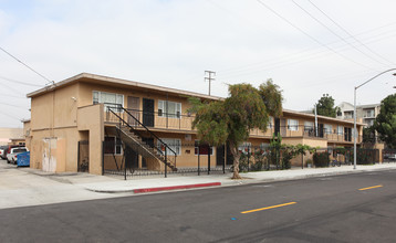 2720-2730 Randolph St in Huntington Park, CA - Building Photo - Building Photo