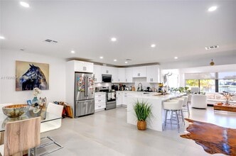 1511 NW 87th Way in Pembroke Pines, FL - Building Photo - Building Photo