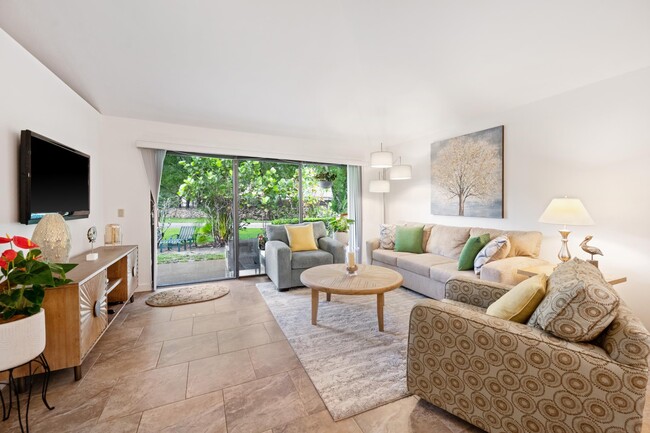 107 Club Dr in Palm Beach Gardens, FL - Building Photo - Building Photo