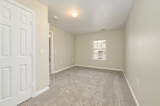 The Oaks at Brier Creek in Raleigh, NC - Foto de edificio - Building Photo