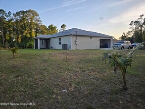 321 Battersea Ave SE in Palm Bay, FL - Building Photo - Building Photo