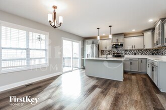 1309 Harmon Ln in Clarksville, TN - Foto de edificio - Building Photo