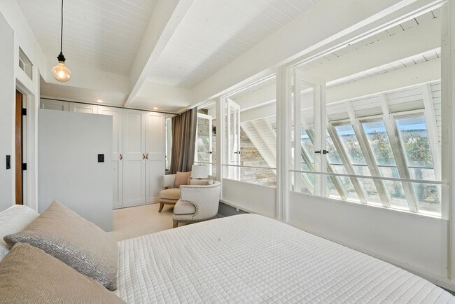 33 Reef St in Marina Del Rey, CA - Building Photo - Building Photo