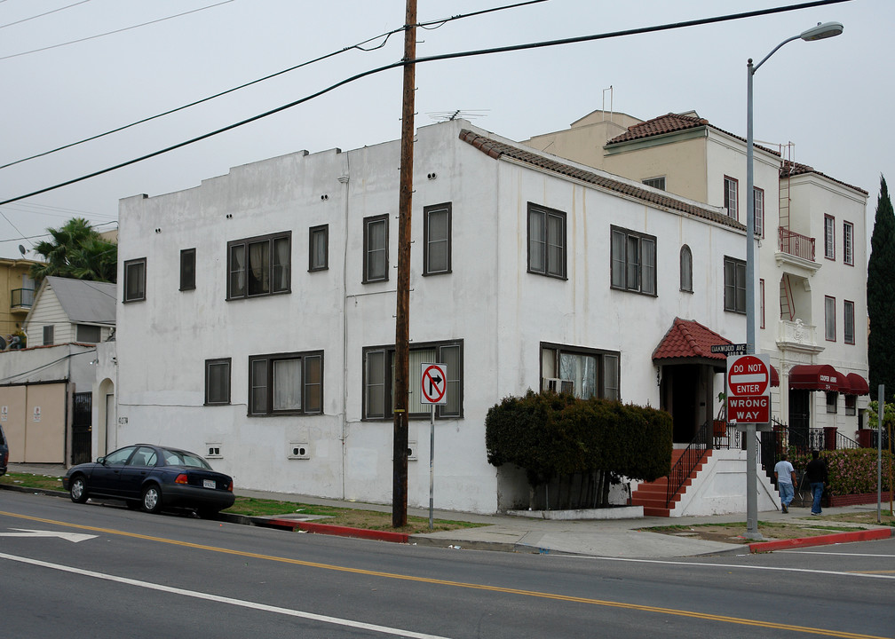 338 N Heliotrope Dr in Los Angeles, CA - Building Photo