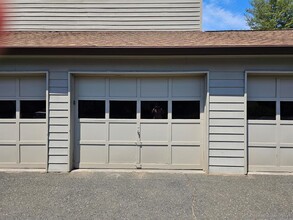 24 Village Walk in Wilton, CT - Building Photo - Building Photo