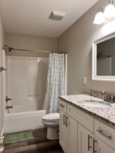 2211 S Pearl Ave in Joplin, MO - Building Photo - Building Photo