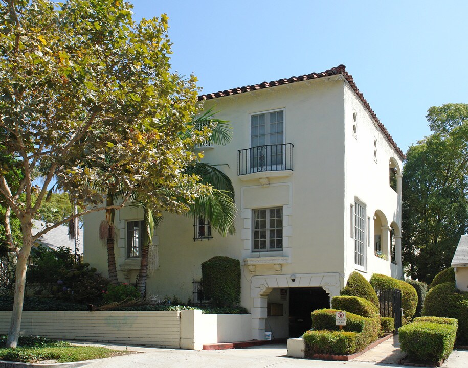 1224 N Flores St in West Hollywood, CA - Foto de edificio