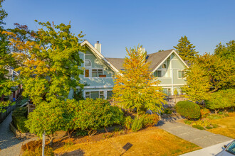 815-823 W 14th Ave in Vancouver, BC - Building Photo - Building Photo