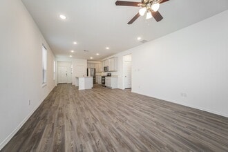 16731 Rover Ln in Porter, TX - Foto de edificio - Building Photo