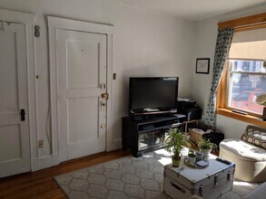 97 Hancock St, Unit 2 in Cambridge, MA - Building Photo - Building Photo