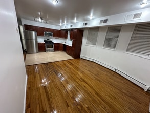 66 Gautier Ave in Jersey City, NJ - Building Photo - Building Photo