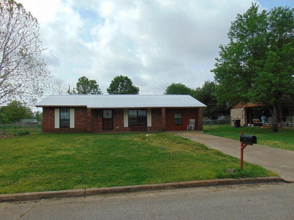 109 PRESLEY DR in Tupelo, MS - Building Photo