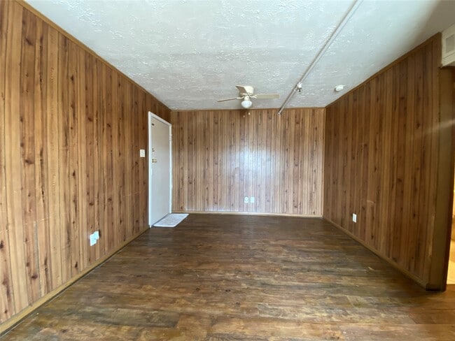 519 10th Ave N in Texas City, TX - Building Photo - Building Photo