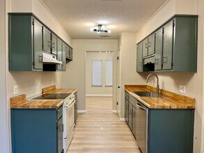 4420 Eastpointe Dr in Pensacola, FL - Building Photo - Building Photo