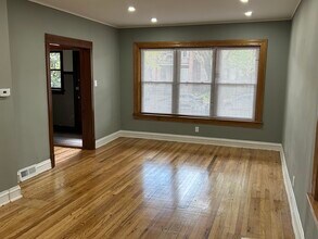 2516 W Hutchinson St, Unit 1 in Chicago, IL - Building Photo - Building Photo