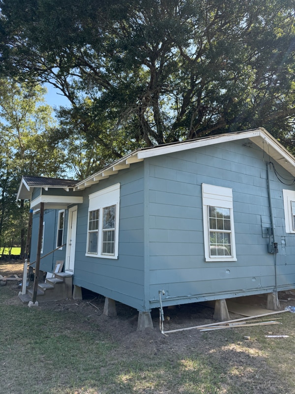 811 Solomon Ave in Abbeville, LA - Foto de edificio - Building Photo