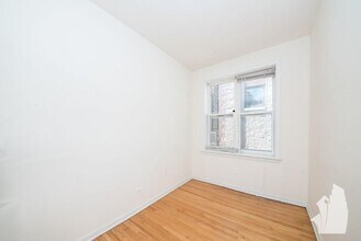 910 W Dakin St in Chicago, IL - Building Photo - Building Photo