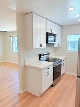328 S Weitzel St in Oceanside, CA - Building Photo - Building Photo