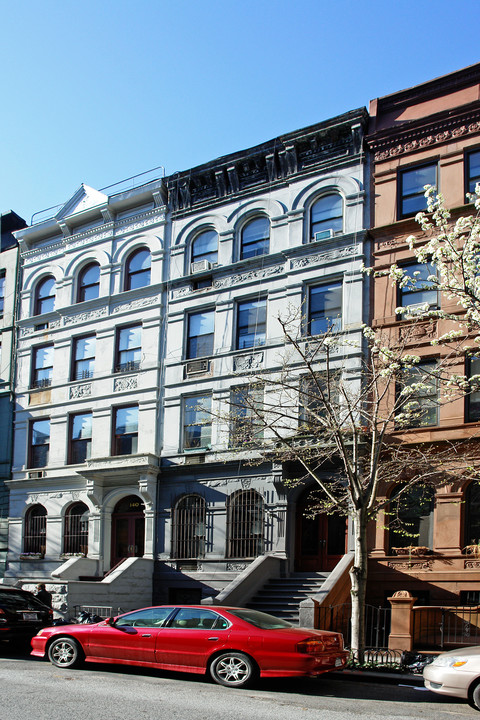 142 W 80th St in New York, NY - Foto de edificio