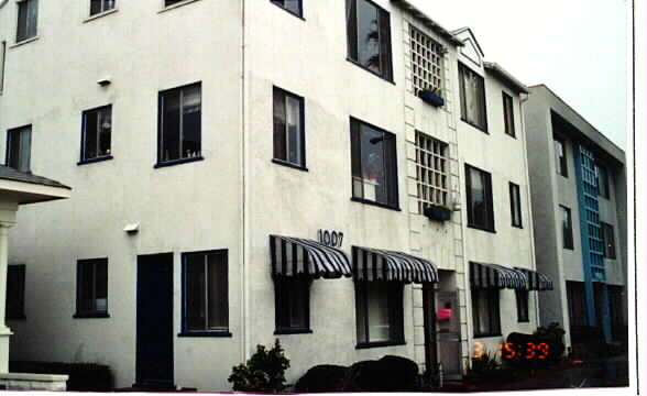 1007 E Ocean Blvd in Long Beach, CA - Foto de edificio - Building Photo