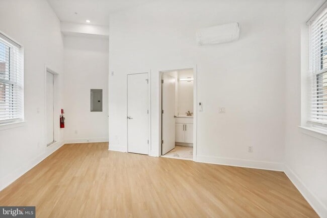 property at 3952 Lancaster Ave