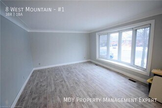 8 Mountain in Hamilton, ON - Building Photo - Building Photo