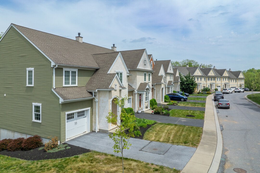 102 Landon Way in Lancaster, PA - Foto de edificio