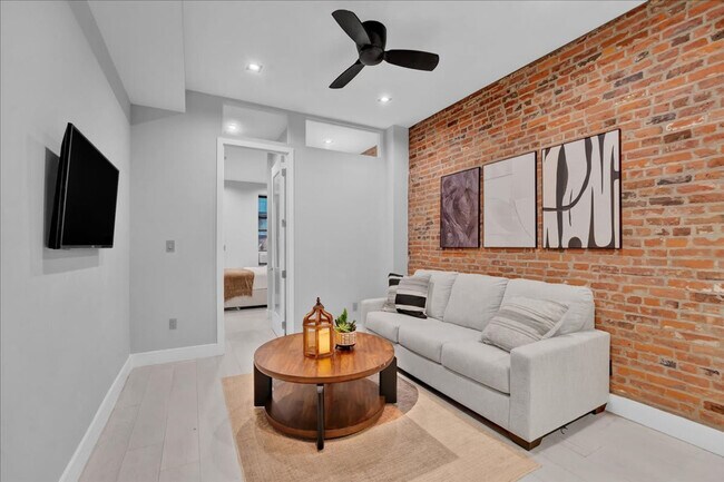 120 Christopher St in New York, NY - Foto de edificio - Building Photo