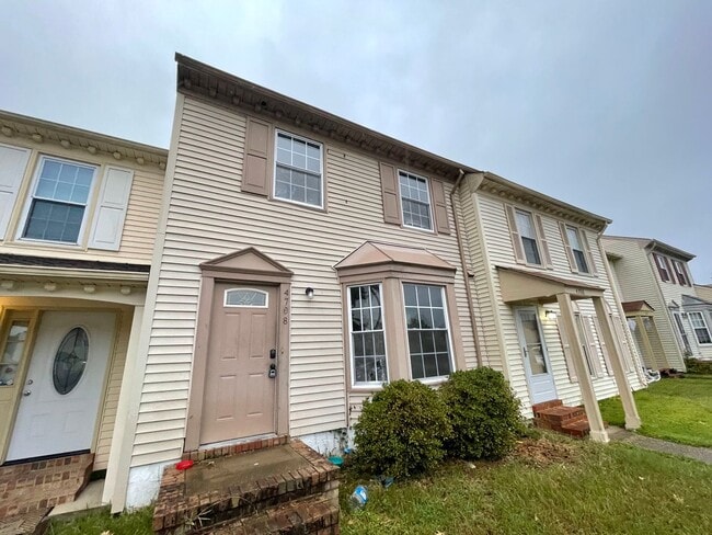 4708 Woods Edge Rd in Virginia Beach, VA - Building Photo - Building Photo