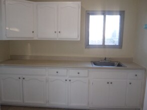 304 E Sunkist St in Ontario, CA - Building Photo - Building Photo