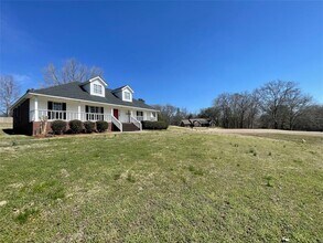 21 Shelton Cir in Deatsville, AL - Building Photo - Building Photo