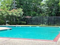 2146 Hazlitt Dr photo'