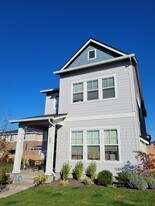 3887 SE Muddy Ln in Hillsboro, OR - Building Photo