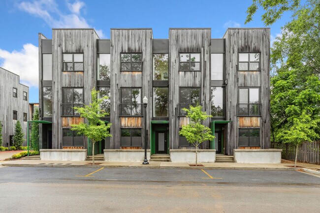 315 NE Burwood Mews in Bentonville, AR - Building Photo - Building Photo