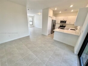 261 SW 159th Way in Pembroke Pines, FL - Building Photo - Building Photo