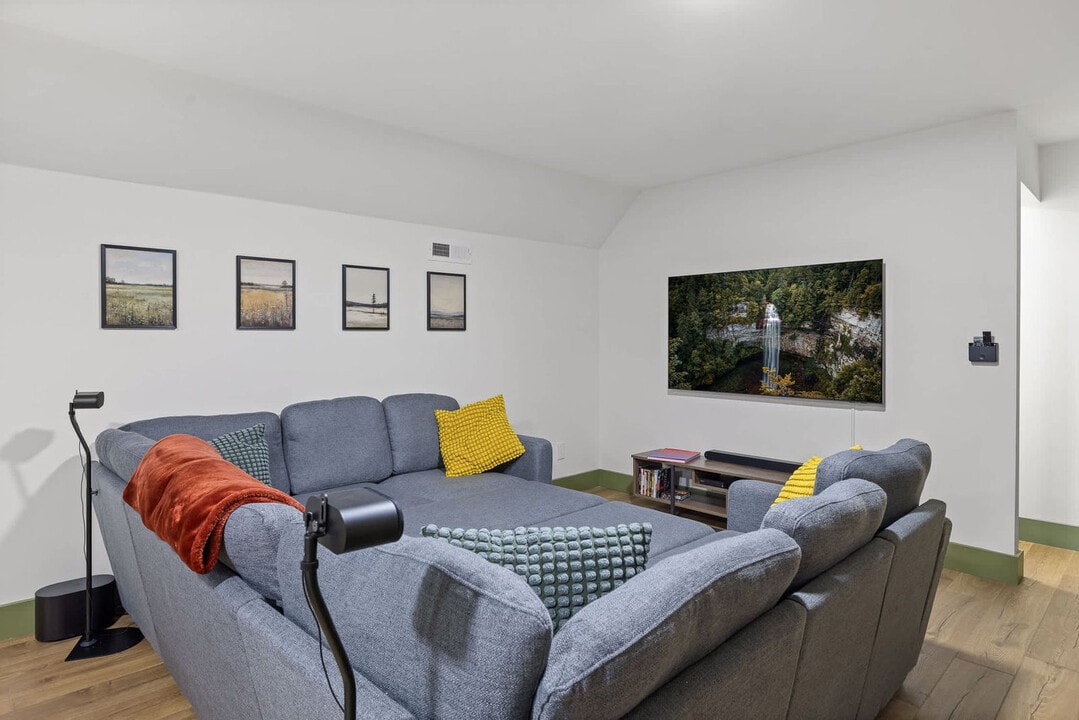 250 Mt Della Rd in Pikeville, TN - Building Photo