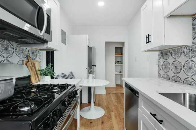 50 Reservoir Ave in Jersey City, NJ - Building Photo - Building Photo