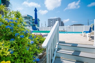 102 Carolina Beach Ave S in Carolina Beach, NC - Building Photo - Building Photo