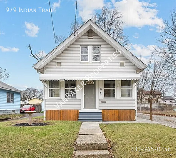 979 Indian Trail in Akron, OH - Building Photo