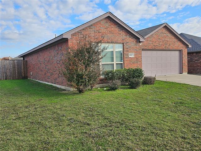 8401 Cherry Bark Ln in Fort Worth, TX - Building Photo - Building Photo