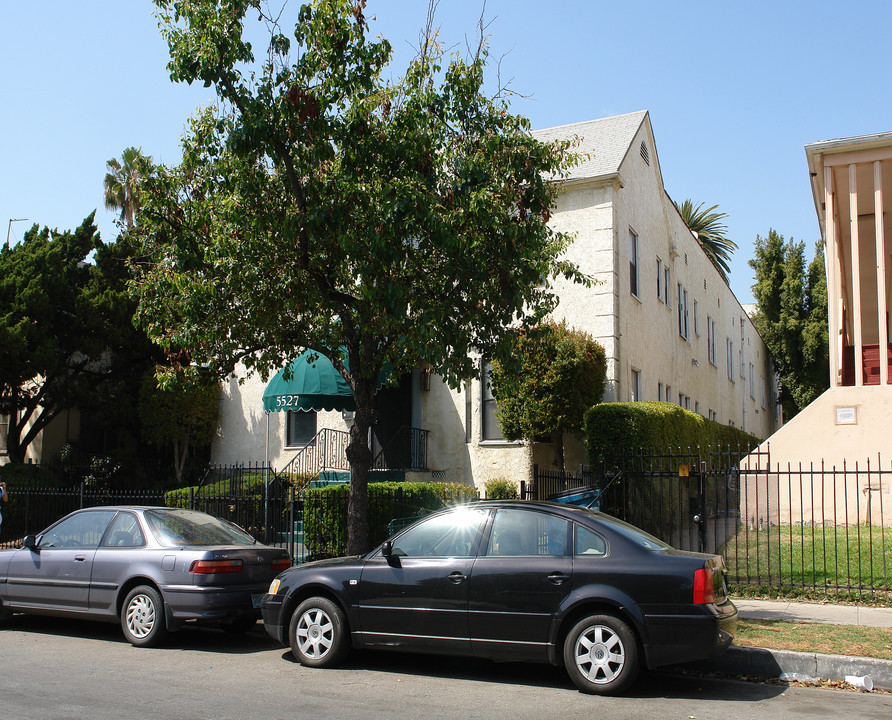 5527 Harold Way in Los Angeles, CA - Building Photo